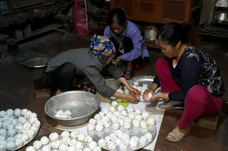 Độc đáo Tết Lùng Cùng