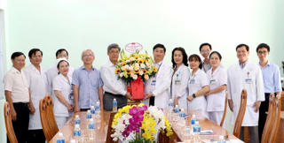 Lãnh đạo Tỉnh Bình Thuận thăm một số cơ sở y tế nhân ngày Thầy thuốc Việt Nam