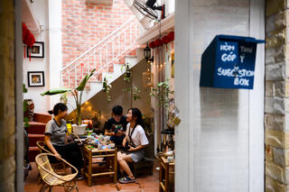 Trải nghiệm quán trà độc đáo bậc nhất Hà Nội: Khách đến tự phục vụ, tự trả tiền