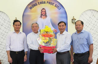 Phú Yên: Thăm các chức sắc tôn giáo nhân dịp Lễ Phục sinh năm 2023 