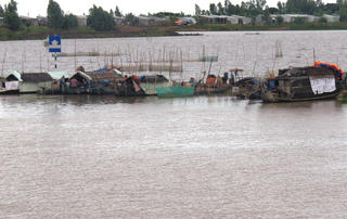 Về thượng nguồn Mê Kông mùa nước nổi