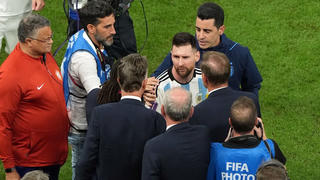 FIFA điều tra Messi sau trận tứ kết Argentina - Hà Lan