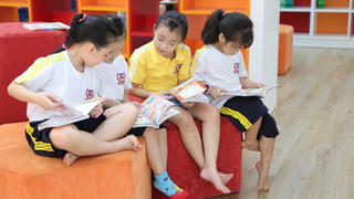 Nhà văn Hoàng Anh Tú: Cần trang bị cho trẻ em tâm thế tích cực