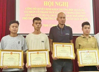 Thủ tướng gửi thư khen 4 cá nhân cứu người mắc kẹt trong đám cháy ở phố Trung Kính