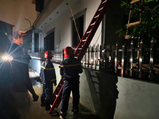 Hải Phòng: Cứu sống 4 người trong vụ hỏa hoạn lúc nửa đêm