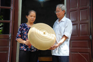 Hoa tay làng nghề