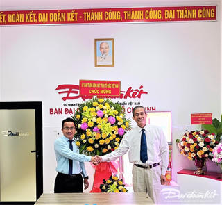 Ban Công tác phía Nam UBTƯ MTTQ Việt Nam chúc mừng Ban đại diện Báo Đại Đoàn Kết tại TPHCM nhân ngày 21/6