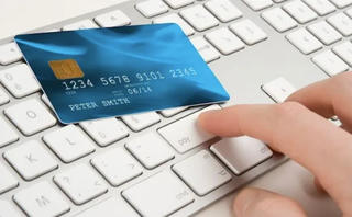 Truy tố đối tượng lừa đặt vé máy bay giá rẻ bằng thẻ tín dụng giả