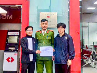 Nam thanh niên ở Hà Tĩnh trả lại 450 triệu đồng cho người chuyển nhầm