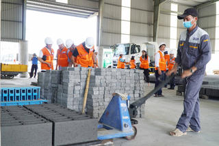 Tro xỉ không còn nỗi lo đầu ra