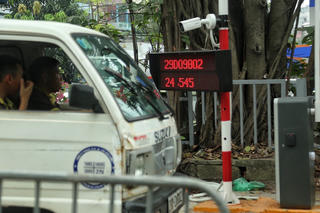 Hà Nội chính thức triển khai thí điểm thu phí đỗ xe không tiền mặt