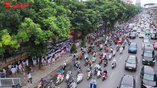 [VIDEO] Điểm đen ùn tắc lan rộng trong ngày học sinh Hà Nội khai giảng