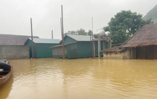 “Làng du lịch tốt nhất thế giới” ở Quảng Bình ngập sâu trong nước lũ