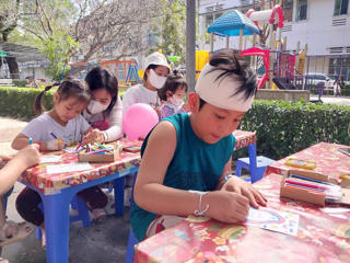 Mang Tết đến với bệnh nhi