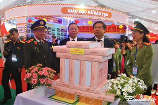 Triển lãm ‘Quảng Nam - 50 năm xây dựng và phát triển’