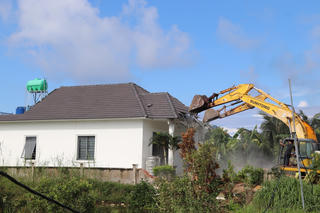 Cưỡng chế, tháo dỡ 14 biệt thự trái phép ở Phú Quốc