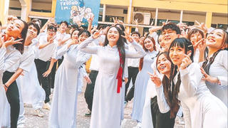 Phương Mỹ Chi lấy cảm hứng truyện ‘Vợ nhặt’ làm MV mới