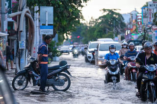 Triều cường dâng, Cần Thơ ngập lội