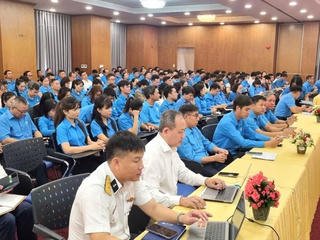 Bồi dưỡng nghiệp vụ cho hơn 400 cán bộ Công đoàn