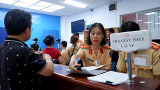 Công an TP Hồ Chí Minh bắt đầu cấp giấy phép lái xe