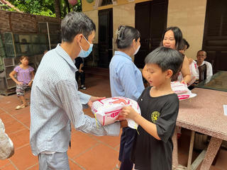 Tấm gương sáng về lòng nhân ái của cậu học trò nhỏ