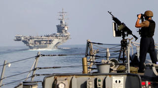 Eo biển Hormuz bất an, giá dầu tăng