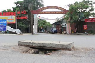  Dự án mở rộng đường 70 Xuân Phương - Tây Mỗ ngổn ngang, mất an toàn giao thông