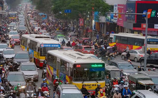 Nghịch lý xe buýt trợ giá và không trợ giá