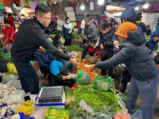 Thị trường Tết Ất Tỵ: Dồi dào nguồn cung