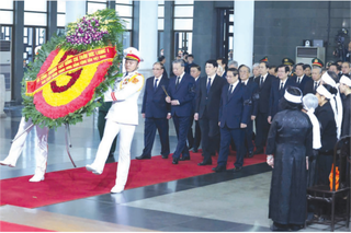 Người cộng sản hết lòng phụng sự Tổ quốc, phục vụ Nhân dân