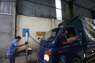 Vì sao chỉ áp dụng tự động giãn kiểm định cho xe ô tô dưới 9 chỗ không kinh doanh vận tải?