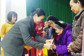 Nghĩa cử ấm lòng ngày cuối năm