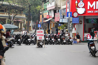 Điểm trừ ở phố đi bộ Hồ Gươm