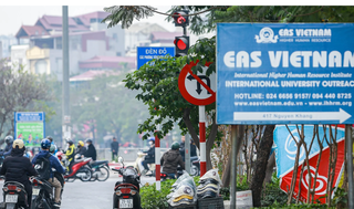 Hà Nội yêu cầu xử lý bất cập đèn tín hiệu, biển báo giao thông