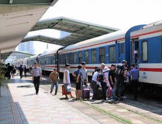 Đường sắt còn khoảng 40.000 vé tàu Tết Quý Mão 2023