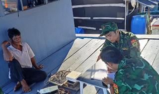 Cà Mau: Làm rõ hành vi cất giữ 3 bộ thiết bị giám sát hành trình đối với 2 chủ tàu cá