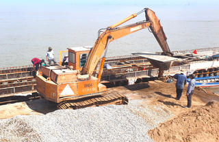 Cà Mau công bố tình huống khẩn cấp sạt lở bờ biển