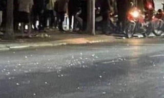 Khởi tố nhóm 'báo đen' dùng chai thuỷ tinh tấn công người đi đường