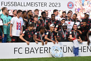 Bayern Munich giành chức vô địch Bundesliga đầy kịch tính