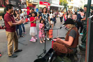 Quanh Hồ Gươm, bàn chuyện nghệ thuật