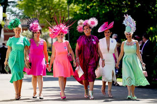 Royal Ascot - Lễ hội đua ngựa với 'dress code' mũ độc đáo