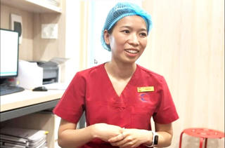 Đà Nẵng: Khen thưởng nữ điều dưỡng cứu sống du khách Ấn Độ ngừng tim