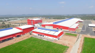 Nhà máy Number One Chu Lai vinh dự nhận Bằng khen từ Bảo hiểm xã hội Việt Nam