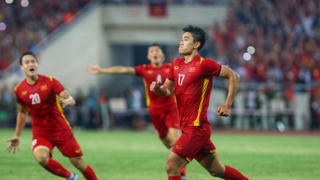 Pha đánh đầu đẳng cấp của Nhâm Mạnh Dũng giúp U23 Việt Nam vô địch SEA Games