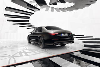 Mercedes-Maybach Night Series có vượt trội hơn Rolls-Royce Black Badge?