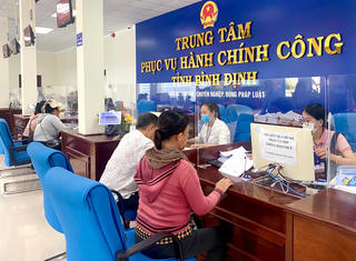 Đánh giá cán bộ, siết chặt kỷ cương hành chính