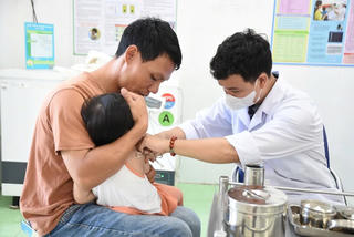 Dồn lực chống dịch sởi