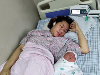 Phú Thọ: TTYT tuyến huyện đón em bé chào đời nặng 5,4kg