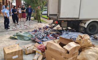 Thái Bình: Tiêu hủy hàng nghìn sản phẩm ‘lậu’