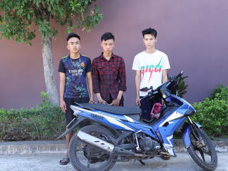 Bắt 3 đối tượng hành hung nam sinh để cướp tài sản